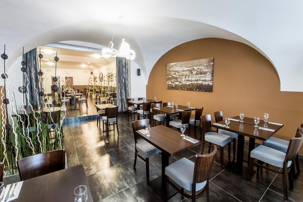 Hotel U Lva Bilina Luaran gambar